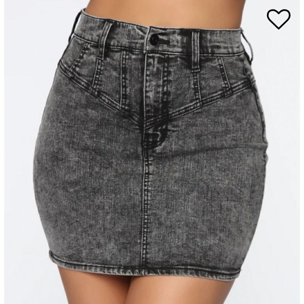Fashion nova mini acid wash denim skirt